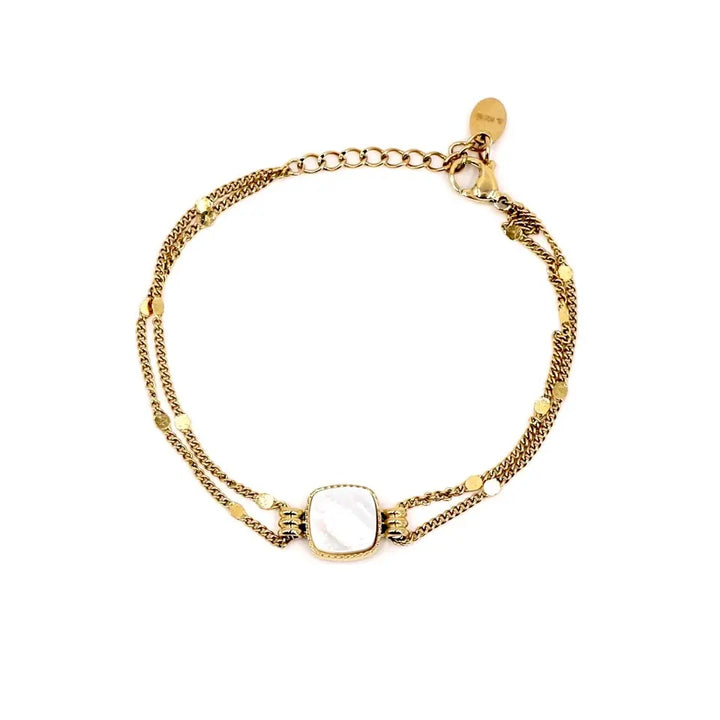 Bracelet double chaine en acier inoxydable doré composé d'un pendentif carré en nacre