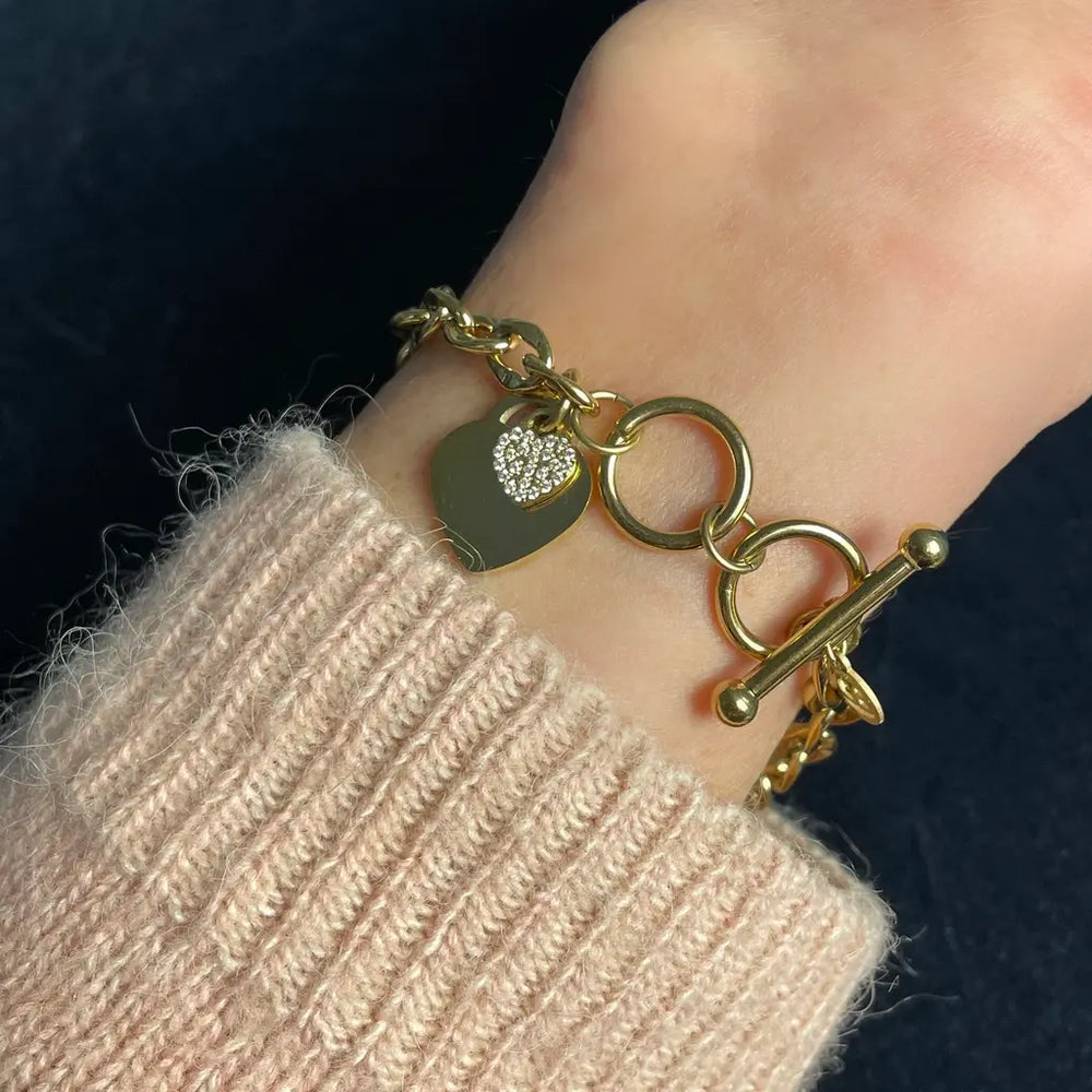 Bracelet Toggle porté au poignet