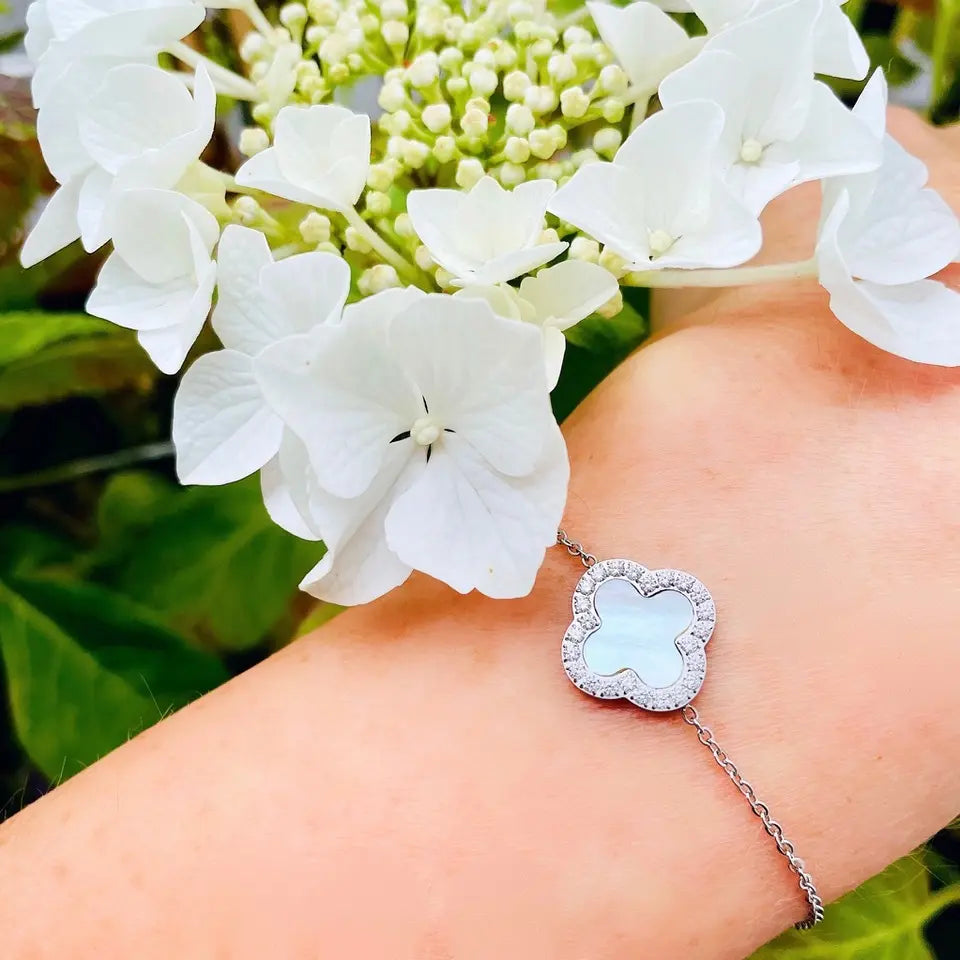 Bracelet Trèfle Nacre Poignet