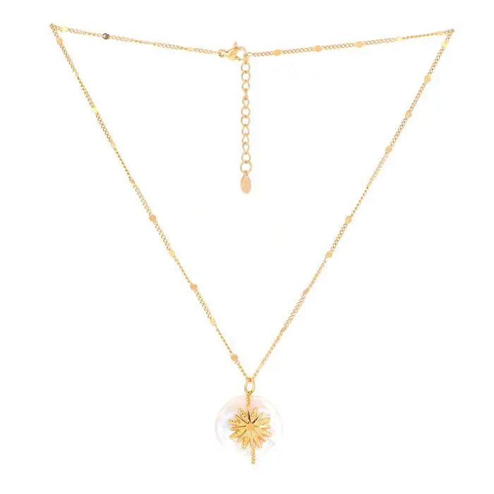 Collier Oceane Ras de Cou en acier inoxydable doré composé d'un pendentif en perle d'eau douce avec un motif en étoile 2